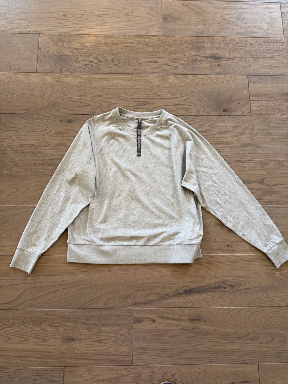 NWOT Vuori Women’s Halo Modern Crew Sweater Sz Small